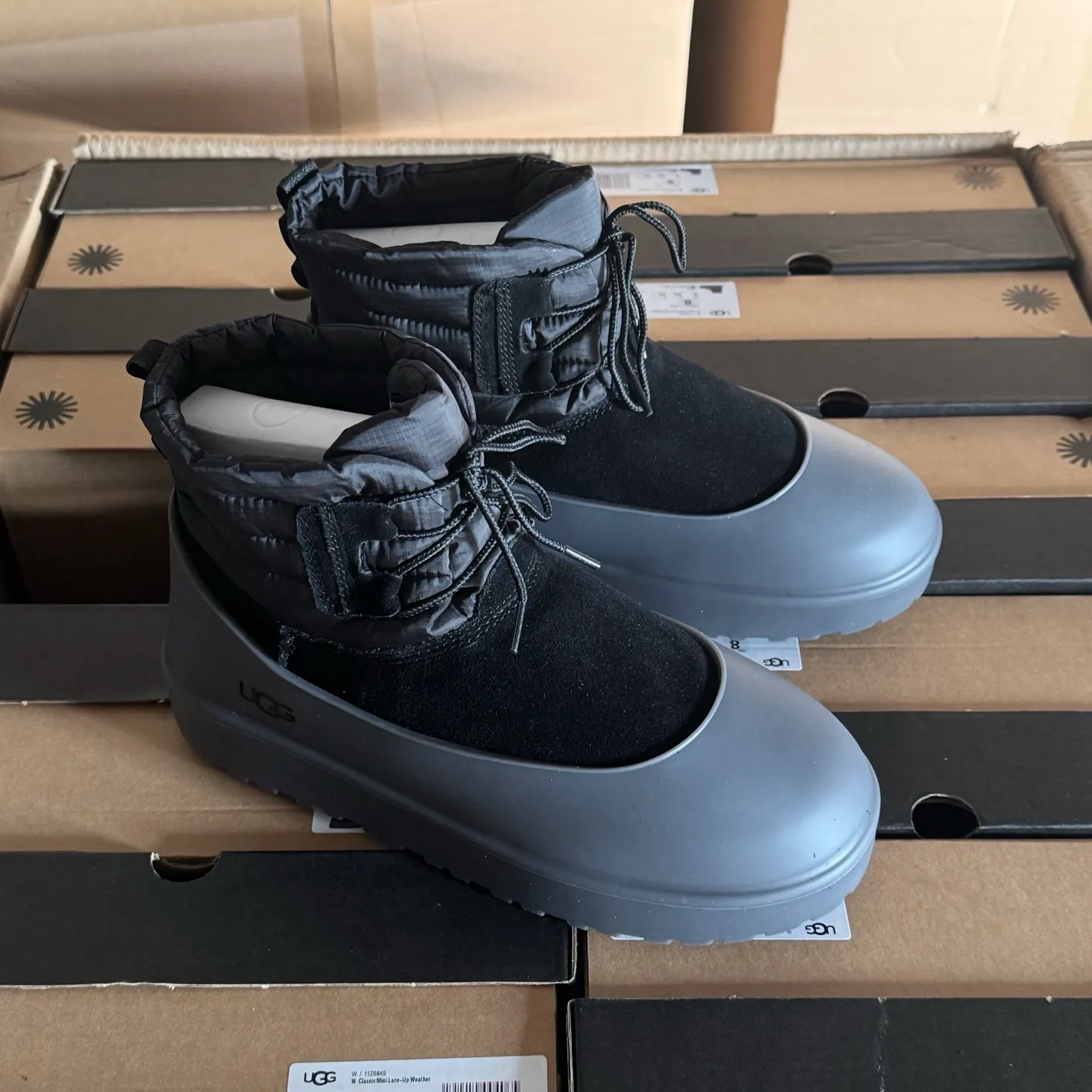 UGG high-end waterproof rain boots arrive, large foreign trade items, local 💰760
